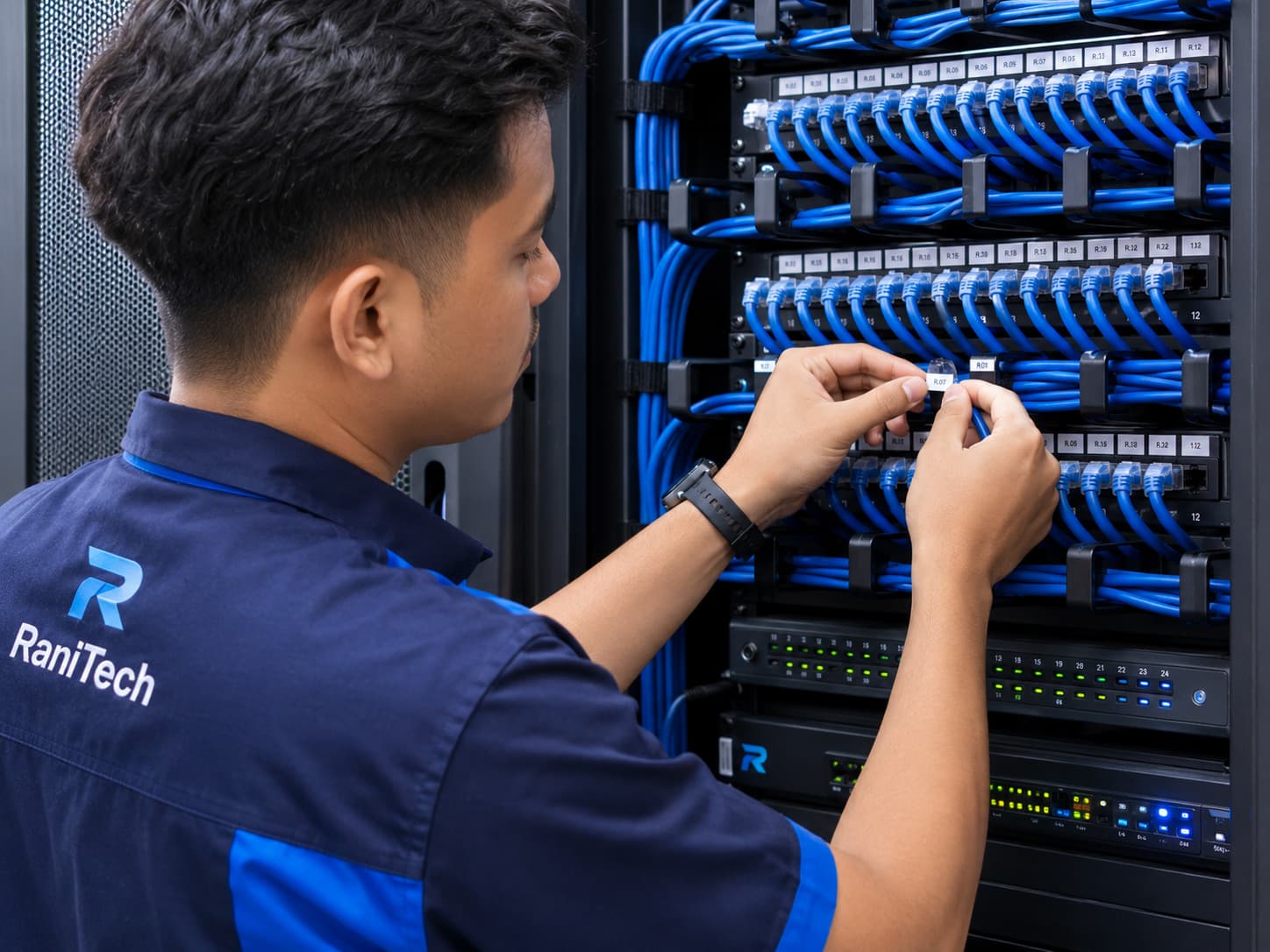 Visual labeling patch panel dan kabel jaringan